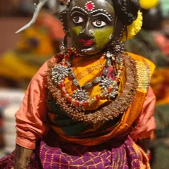 Here is a close-up of one of our handcrafted puppets representing the tribals of Malwa. Every puppet is a labor of love, meticulously carved, painted, and adorned with traditional attire and jewelry. We focus on these details to ensure each character on stage is not just a puppet, but a personality with its own story.
