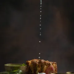 A squeeze of fresh lime over our Paneer Tikka is all you need to elevate the flavours. Paired with our tangy mint chutney, it's a vegetarian starter that's hard to beat.