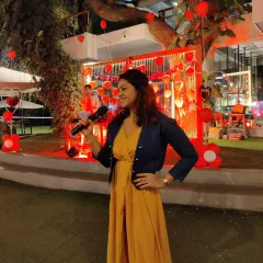 Setting the perfect romantic mood for a Valentine's Day event at 46 Ounces in Bangalore. I specialize in hosting couple's events that feel both elegant and full of connection.