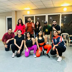 The whole gang together after a great session. It's so cool to see new friendships forming in my classes.