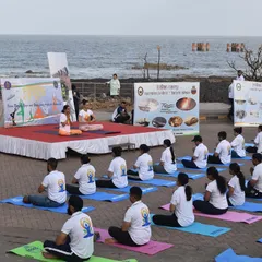 Leading a large group for a Yoga Day celebration at the iconic Bandra Fort. It was an honor to collaborate with the Indian Navy and Mumbai Police for this event.