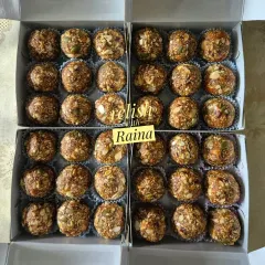 These Protein Laddoos, made with oats, peanuts, seeds, and dates, are a popular choice for healthy gifting. This order was for a client to gift to her brothers for Rakhi.