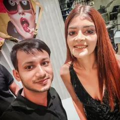 A quick selfie with the talented Bengali actress Madhumita Sarkar after a styling session at the salon. It is always a pleasure to work with her.