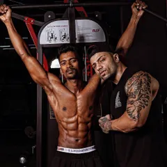 Working with a client who went from obesity to shredded. I'm there to support and guide him through every workout.