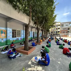 Our students at Mariyam Nilya High School participated in an outdoor drawing session. We believe that changing the environment can spark new ideas and fresh perspectives, allowing creativity to flow freely.