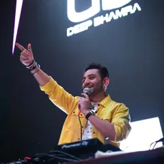 A shot from my gig at Toca in Bangalore. I love the energy of a Saturday night crowd.