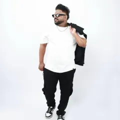 Another look from my photoshoot. Whether I'm in the studio or creating artwork for a new track, I always bring my A-game.
