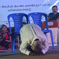 A poignant moment as Rudraiya, the caretaker of HN Kalakshetra for 46 years, pays his respects to the stage before its demolition. This place holds countless memories for the Bangalore theatre community.