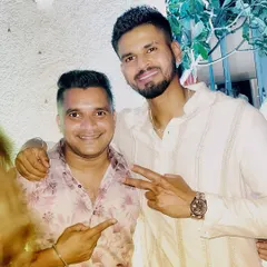 A picture with the talented Indian cricketer Shreyas Iyer. It's always an honor to meet and perform for the stars who make our country proud.