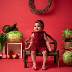 Perfect for a summer baby, the watermelon theme is bright, colorful, and incredibly fun. I use real watermelons to create an authentic and playful set for your child.