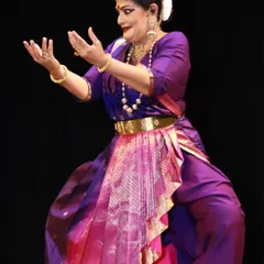 Demonstrating abhinaya during the SPIC MACAY lec-dem. I break down complex expressions and stories to make them relatable for the audience.