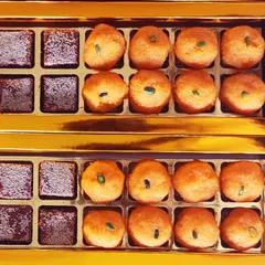 My festive vegan mithai boxes are perfect for gifting during Diwali and other celebrations. This one features classic Motichoor Laddoos and sugar-free Anjeer Dry Fruit Barfi, all handcrafted and dairy-free.