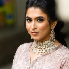 My gorgeous bride Srishti is ready for her engagement. We created a look with bronzy brown smokey eyes and a perfect nude lip that looked incredible with her diamond jewelry.