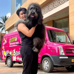 Here’s the very fluffy Kenzo looking fantastic after his spa treatment. We love seeing our furry clients this happy and fresh, right in front of our pink van.