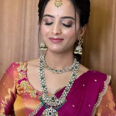 A closer look at the soft, shimmery eye makeup I created for Chandana's engagement. The gentle sparkle adds a touch of glamour without overpowering her natural beauty.