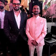 A truly memorable moment sharing the stage with Manish Paul, one of India's top hosts, at the Jio World Convention Center in Mumbai. I was honored to perform a live sand art and glitter painting show for this grand engagement ceremony.