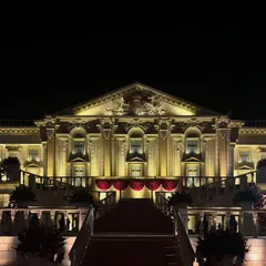 For this event, I brought London to Delhi by constructing a full-scale, illuminated replica of Buckingham Palace. This served as a royal backdrop for the couple's reception, creating an unforgettable experience of regal grandeur.