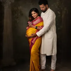This mama-to-be wore her wedding saree, and it was such a powerful symbol of her life's journey. A truly special and emotional moment to capture.