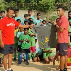 We were thrilled to have Vickram Kanth visit our academy. Here I am presenting him with a JFHA t-shirt as a token of our gratitude for sharing his knowledge with our young players.
