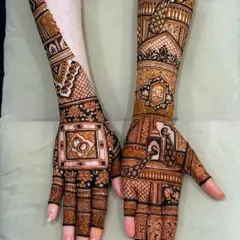 A modern take on traditional patterns, this design uses bold lines and geometric shapes, including interlocking rings to symbolize marriage.