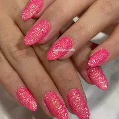 For the ultimate pink lover, this set is pure magic. I used a super sparkly, reflective pink glitter for full coverage, creating a look that’s impossible to ignore.