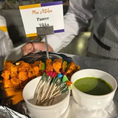 Classic Paneer Tikka, hot and fresh for a Diwali gathering. My live tandoor counters are perfect for festive events, serving up smoky, delicious starters that everyone loves.