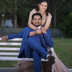 For this outdoor reception shoot, the groom's makeup was kept shine-free and natural, ensuring he looked great in the evening light.