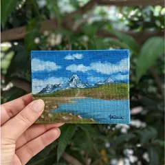 A closer look at the Chandrataal Lake miniature. Holding it reminds me of the scale and detail I pour into each piece, making it a personal and tangible memory of a beautiful place.