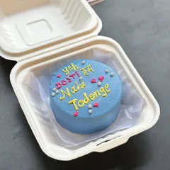 For that Sholay-level friendship, this "Yeh Dosti Hum Nahi Todenge" bento cake says it all. It's a fun, filmy way to celebrate your bond, especially for Friendship Day.