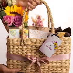 This is what a warm hug in a basket looks like. I put so much love into curating these Mother's Day gift hampers, complete with fresh flowers and handmade treats, to make sure every mom feels cherished.