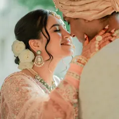 Those quiet, in-between moments are pure magic. This is the 'first look' for my beautiful bride Anu. My goal is to create a look so comfortable and natural that you forget you're wearing makeup and can just be present in the moment.