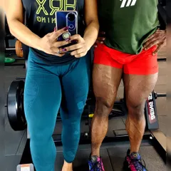 While many focus on just biceps and abs, we build powerful foundations. This is the result of discipline and smart training, developing strong quads and glutes that support your entire fitness journey.
