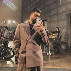 A mirror selfie from the Cosmopolitan Blogger Awards. It's always inspiring to be surrounded by so much creative energy.