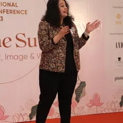 Here I am, speaking at a national conference on how to command the stage with confidence. My leadership presence coaching helps managers and executives own the room, connect with their audience, and deliver their message with authority and authenticity.