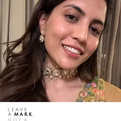 A happy client is the most beautiful showcase. Here, Prachi radiates festive brilliance in the Noor Choker, a piece we selected together to complement her outfit. My goal is always to find jewelry that doesn't just adorn, but defines you.