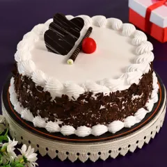 A true classic, our Black Forest cake is layered with fresh cream, chocolate shavings, and cherries. It's a timeless favourite that we bake fresh for every order, ensuring authentic taste and quality.