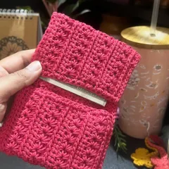 The "No Coin" wallet is perfect for when you just need to carry cash and a few cards. This pink one is so vibrant and easy to find in your bag.