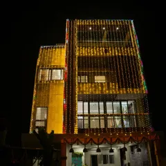 A new beginning and a milestone to celebrate. For this housewarming, the family wanted to light up their new home, so I arranged for this beautiful display of string lights to mark the joyous occasion.