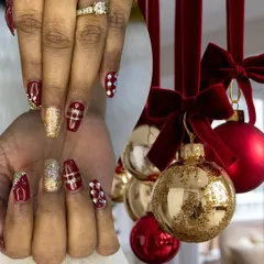A classic festive combination of red and gold. This set includes gold glitter nails, red nails with gold plaid patterns, and accent nails with sparkling stones.