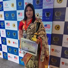 Any achievement is always the result of teamwork. Here I am with my award, a recognition that belongs to my entire dedicated team at Swã.