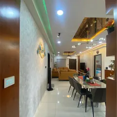 A look into one of our recent projects featuring Xeon touch panels. The smart panel is placed in the main hallway, providing central control, while the living area showcases automated lighting that enhances the luxurious decor.