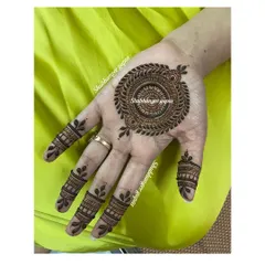A simple and beautiful mandala design. This style is perfect for guests at a wedding or for anyone who loves clean, symmetrical patterns.