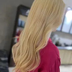 This was an 8-hour color correction journey to a seamless, beautiful blonde. It takes patience and precision to lift color safely, but achieving this stunning, healthy result is my ultimate goal for any major transformation.