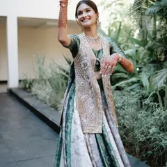 Capturing the joy of a Mehendi celebration. For this bride, the brief was minimal glamour. I created a look that subtly accentuated her features, with glowing skin that looked perfect as she danced the day away.