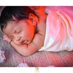 There is nothing more precious than a sleeping newborn. My lifestyle newborn sessions are calm and gentle, focusing on capturing the tiny, perfect details of your new baby.