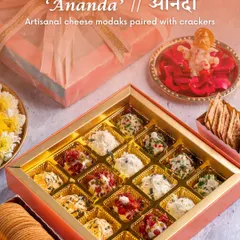 Introducing 'Ananda', my artisanal cheese modaks paired with crackers. This is part of my Swaad Peti for Ganesh Chaturthi, a gourmet celebration of tradition and indulgence.