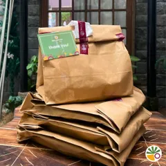 Home-style meals, straight to your office or home. These bags are filled with freshly prepared food, ready to be delivered. Each one comes with a little thank you card from me!