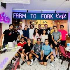 Good nutrition after a good ride. The team enjoying a healthy and delicious breakfast at Nutriobox cafe.