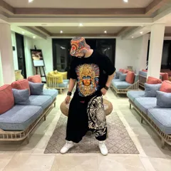 "Wear what you wanna wear. Do what you wanna do." A shot from my trip to Sri Lanka, rocking a unique, artistic outfit that reflects my personality.
