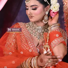 This stunning bridal portrait is an example of the portfolio-quality work our students learn to produce. We focus on creating a flawless, long-lasting base and dramatic eye makeup that looks spectacular both in person and on camera.